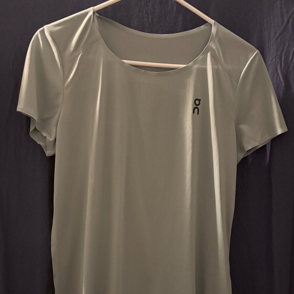 On Running Women's Short Sleeve Tee - Gray